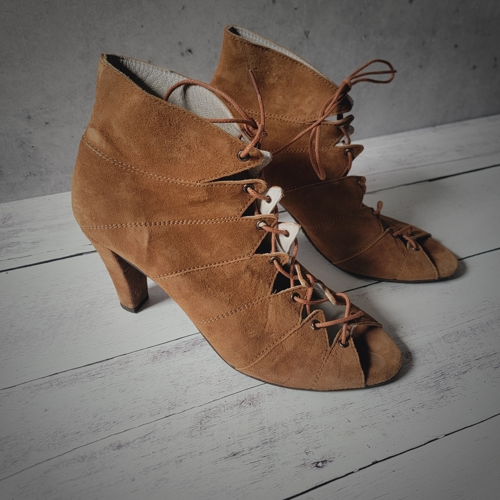 Eric Michael, Brown Lace-Up Heeled Bo